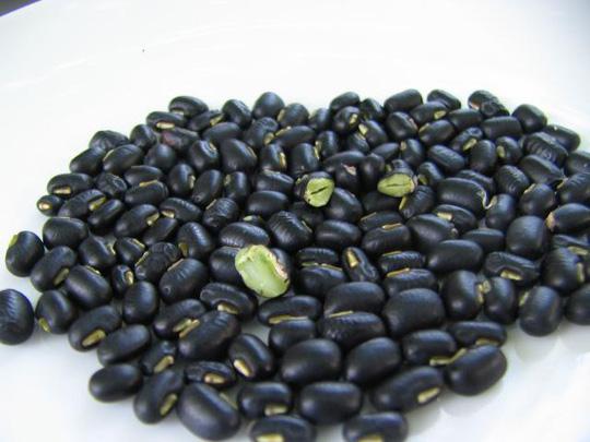 Đậu đen quê xanh lòng 1kg