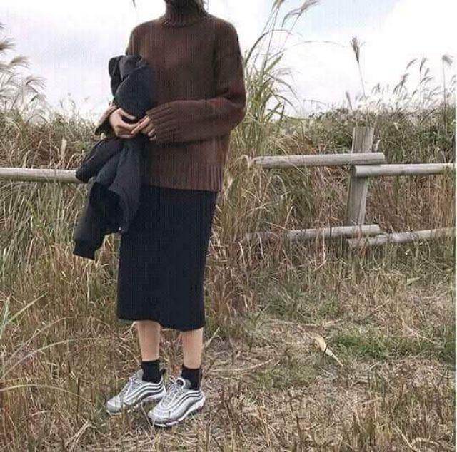 [giao màu ngẫu nhiên] Chân Váy Bút Chì Len Tăm (Có Xẻ)
