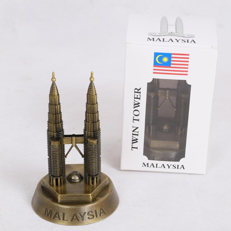 Mô hình tháp đôi Petronas cao 16.5 cm