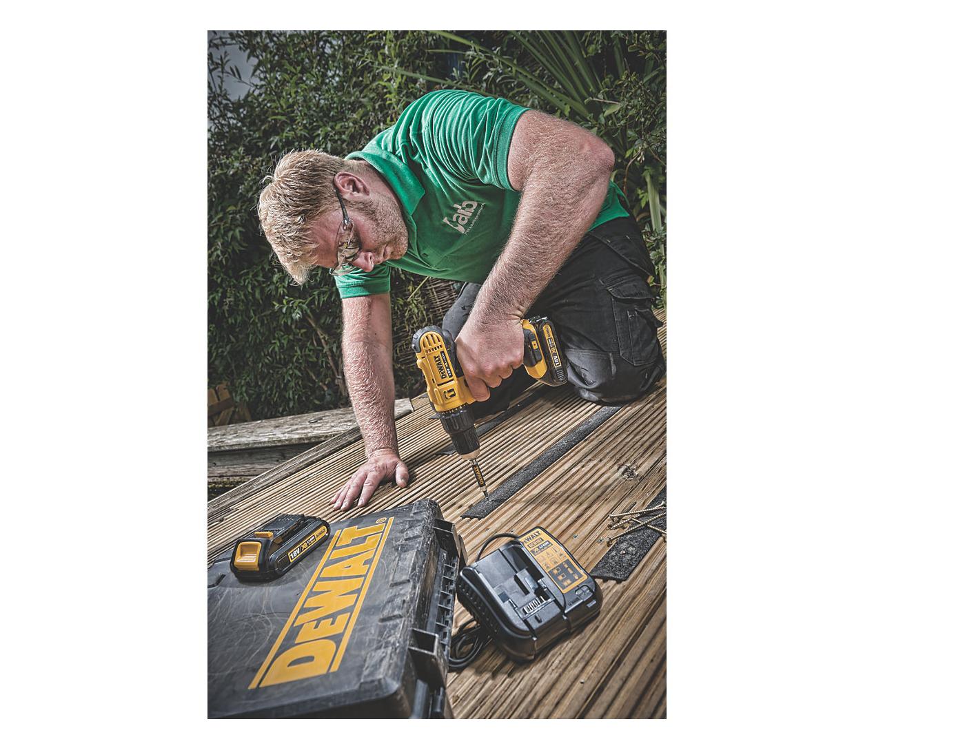 DCD776C2A-B1 _ Máy khoan-vặn vít cầm tay Dewalt +Bộ phụ kiện