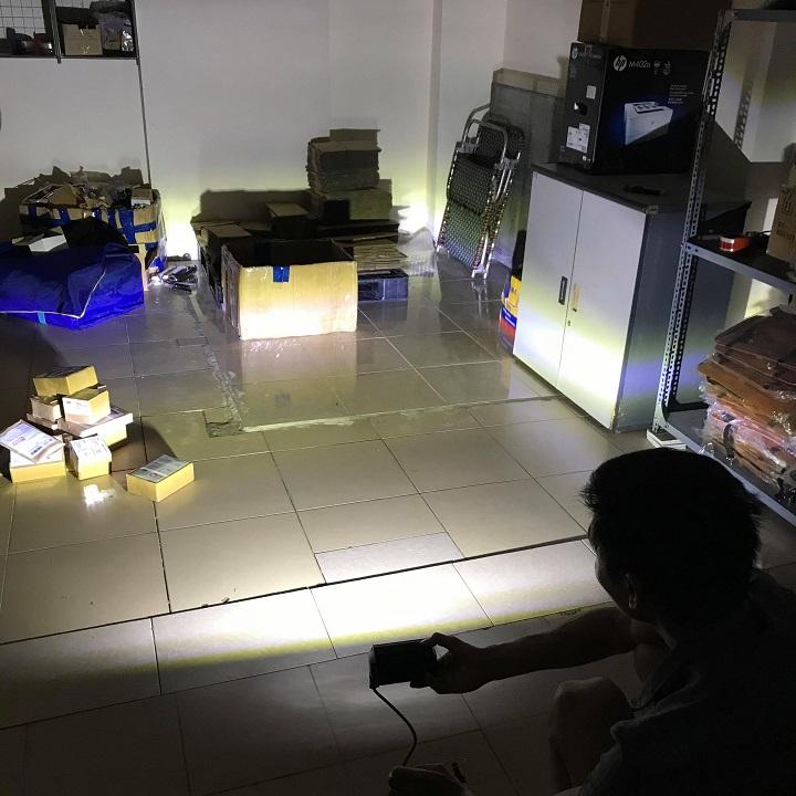 ĐÈN LED TRỢ SÁNG LẮP GẦM Ô TÔ