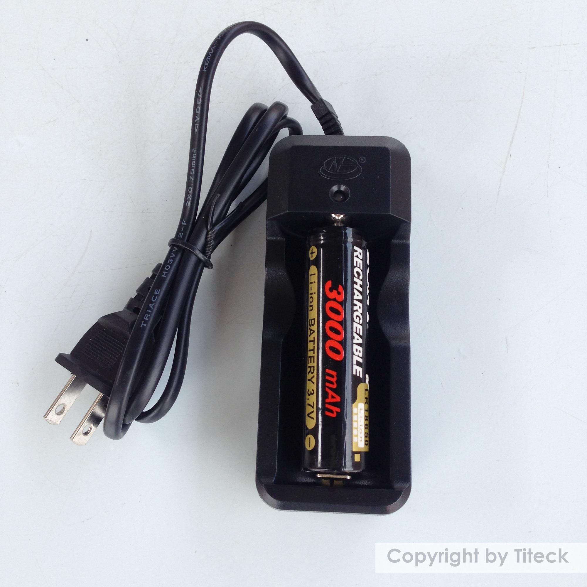 Đế sạc pin 18650 đa năng có dây cắm