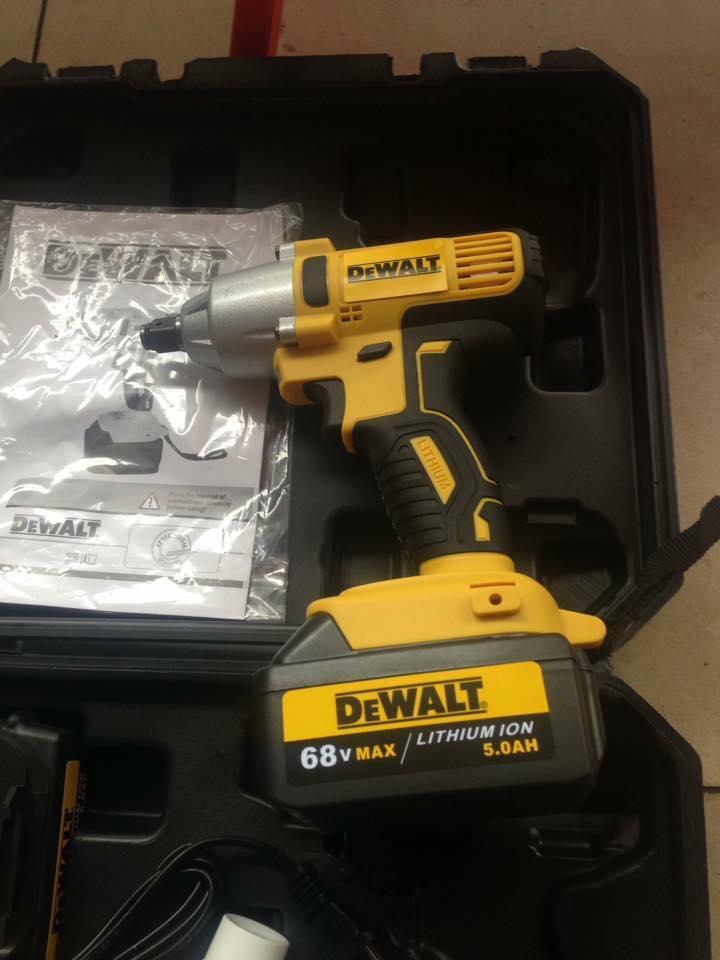 Máy siết bu lông Dewalt