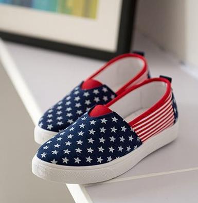Giày lười slip-on hình cờ siêu xinh