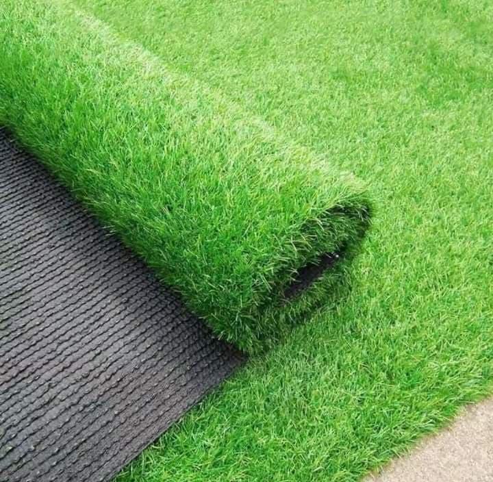 4 mét vuông thảm cỏ nhân tạo độ cao 2cm.