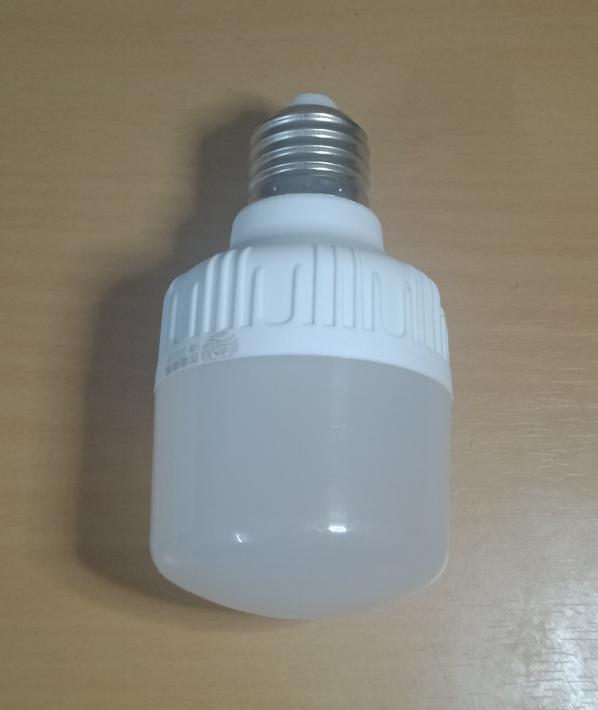 Bộ 10 bóng đèn led Bulb chống mưa 10w ( ánh sáng trắng )