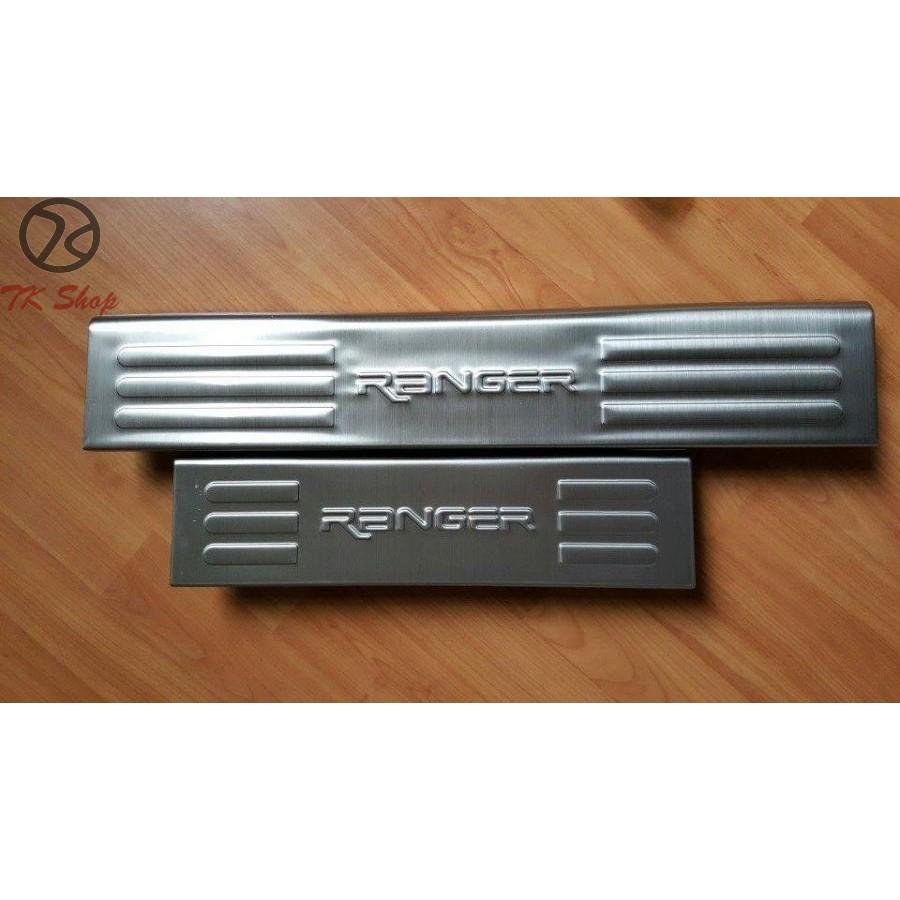 Nẹp bước chân trong Ford Ranger