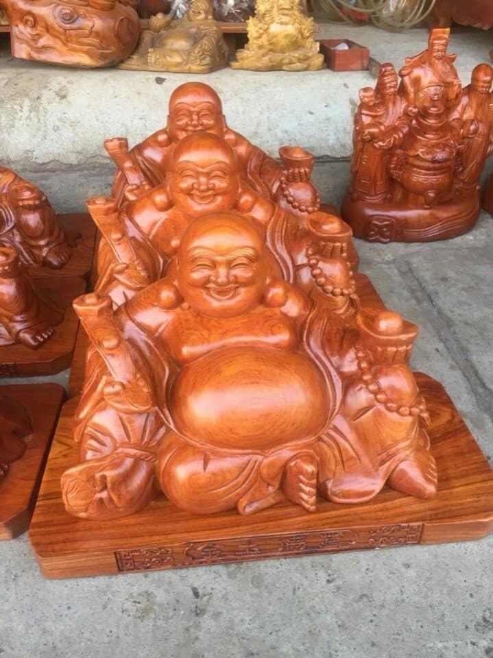 Tượng phật Di Lặc bằng gỗ hương