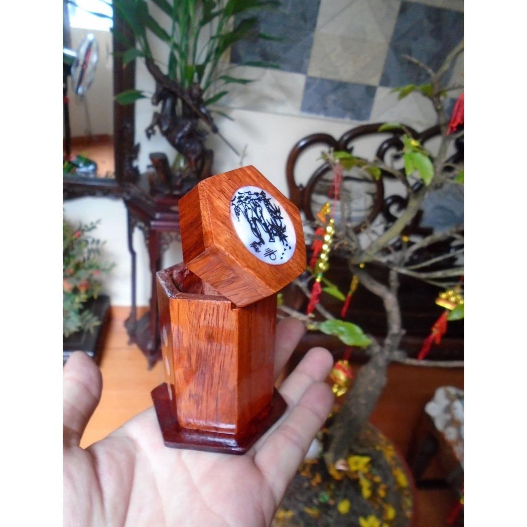 Gạt tàn có hộp chứa bao thuốc gỗ hương đỏ kèm ống tăm (CGT01)