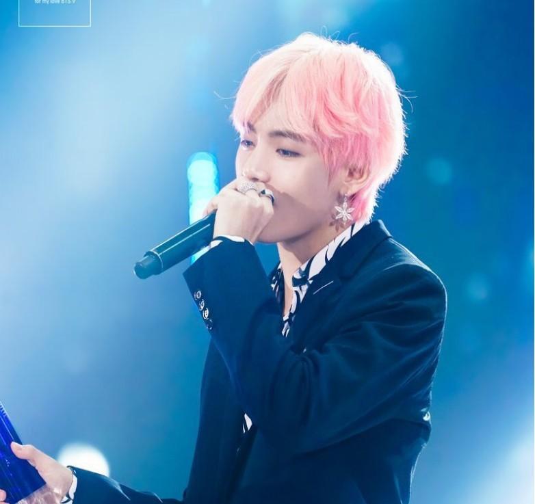Khuyên tai idol hoa 6 cánh V BTS