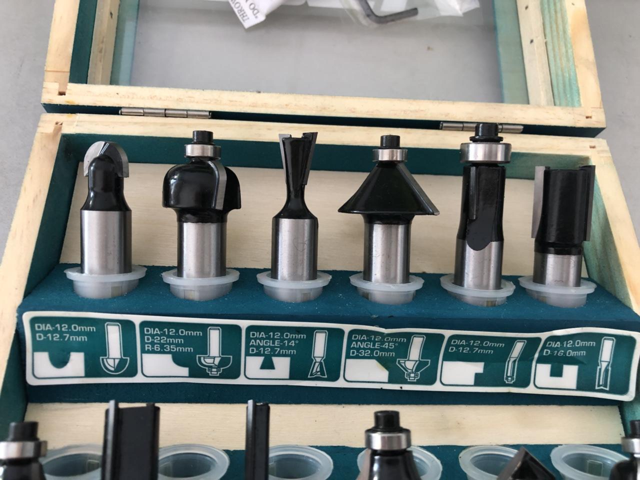 Bộ 12 mũi phay gỗ 12mm Total TACSR2121