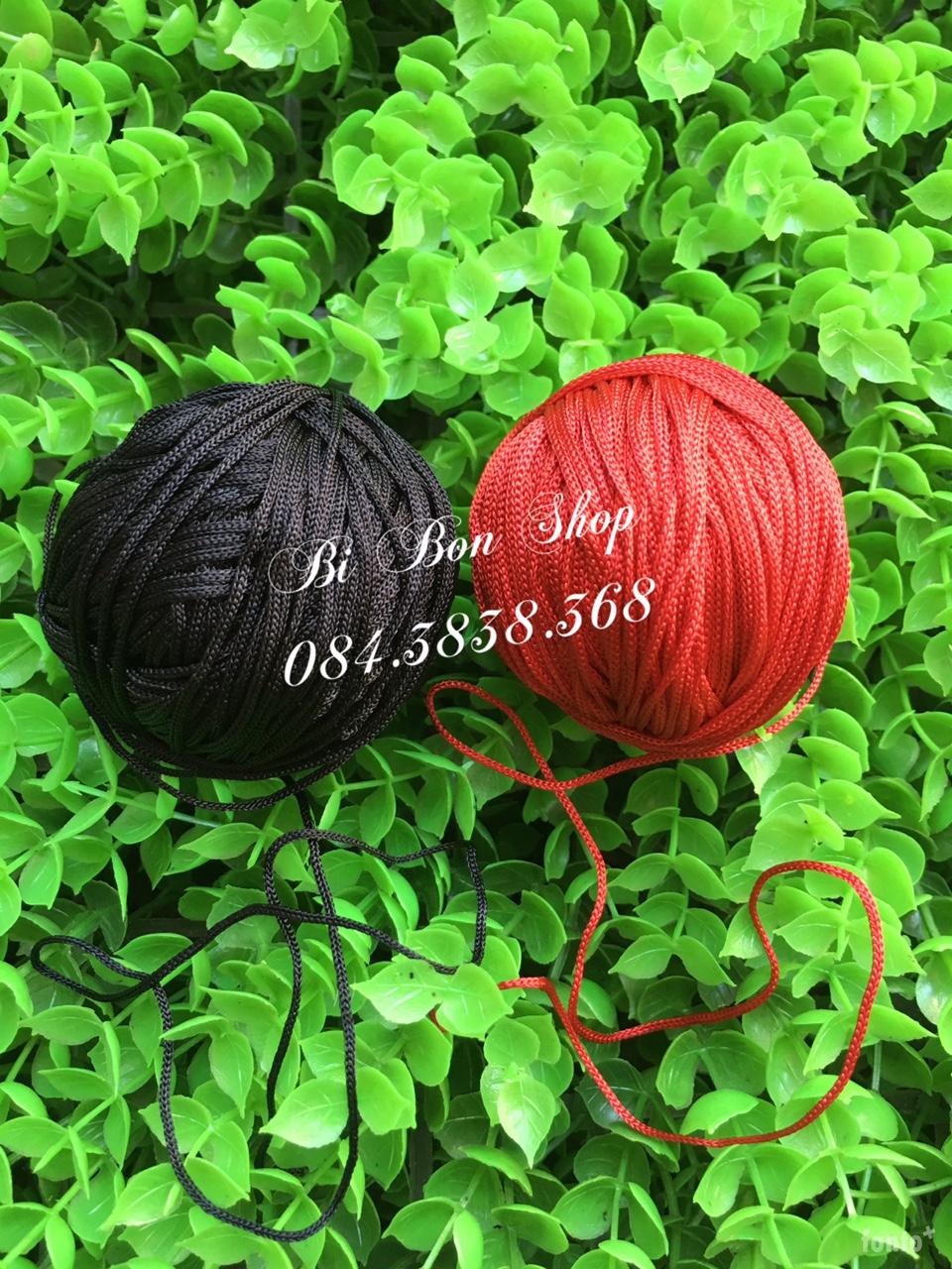 CUỘN DÂY ĐAN VÒNG MÀU ĐỎ