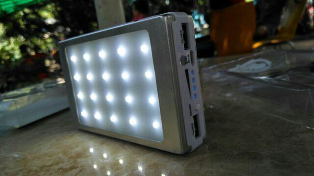 Sạc Dự Phòng năng lượng mặt trời có led