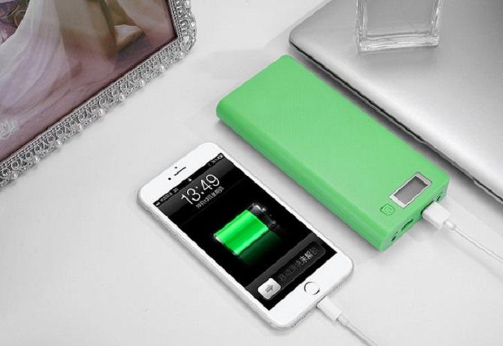 Box sạc dự phòng 8 khe pin dùng pin 18650 (Xanh Lá, chưa pin)
