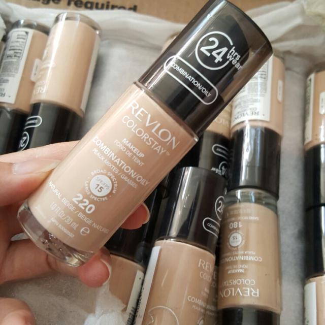 KEM NỀN REVLON COLORSTAY BUFF