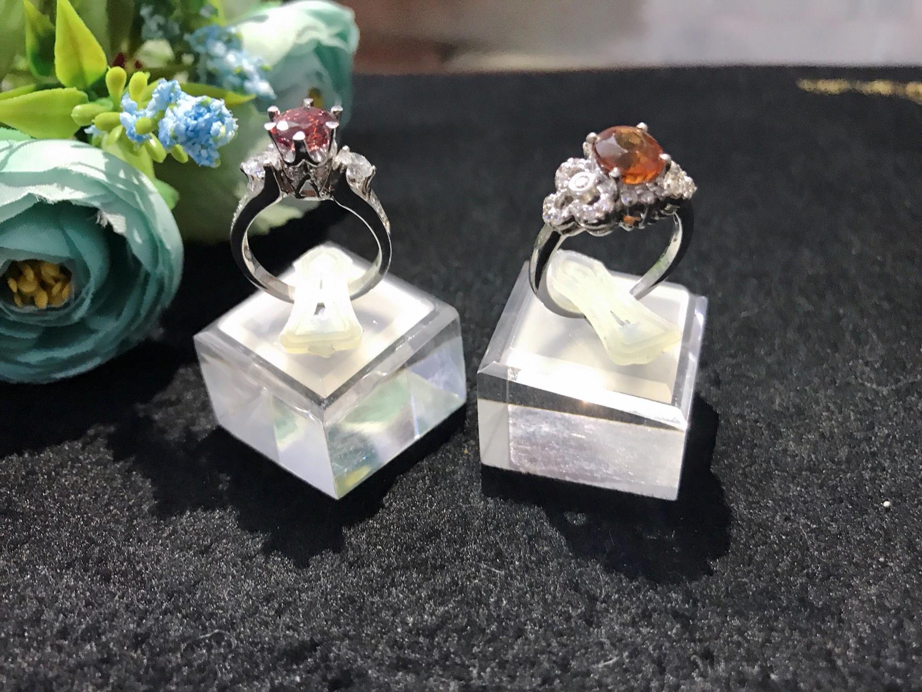 [HCM] Mộc - Đế trưng bày nhẫn size 3x3x2cm