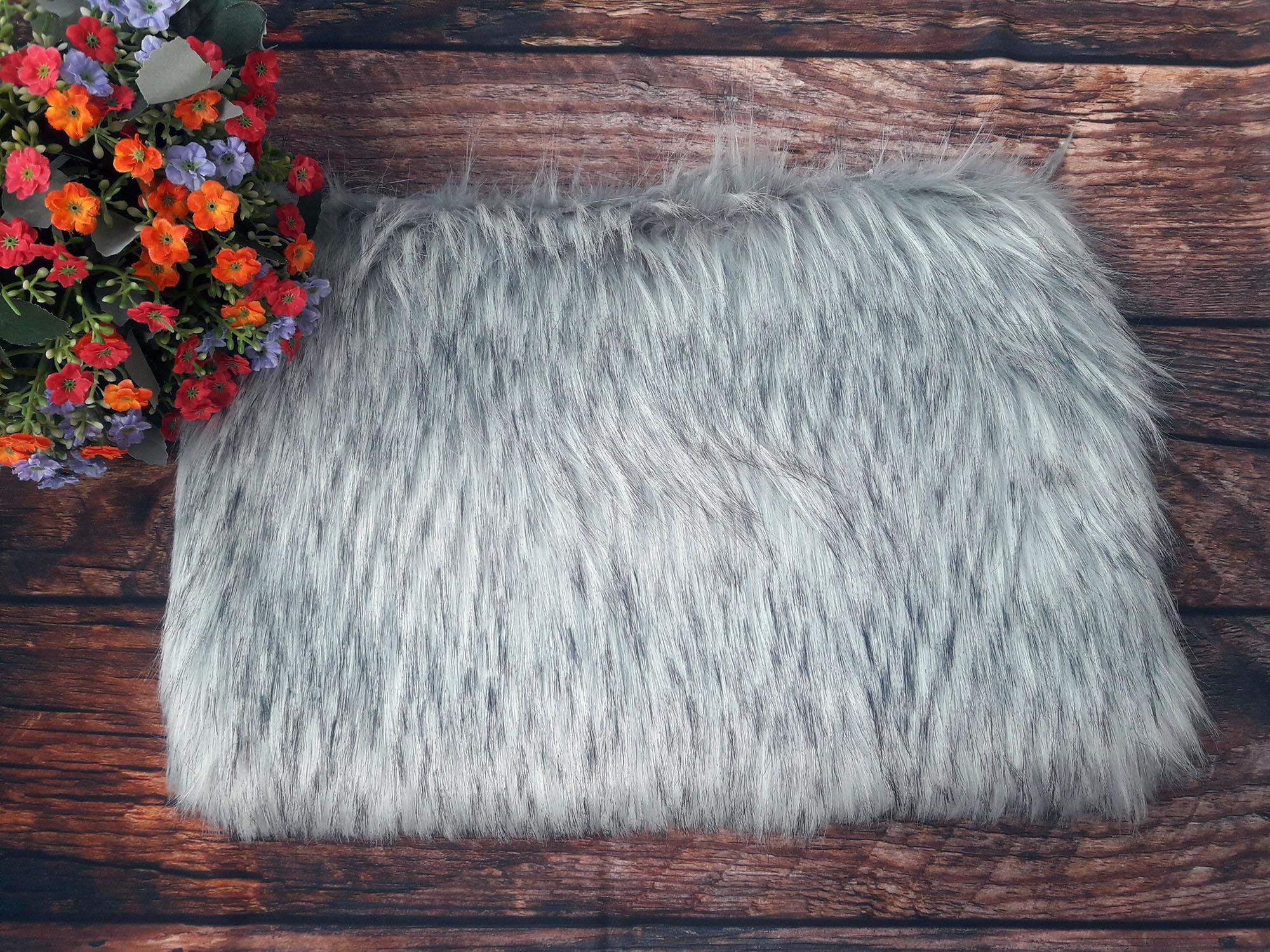 Thảm lông chụp hình màu xám sọc size 80cmx100cm
