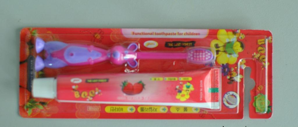 Bộ kem đánh răng hương dâu bee