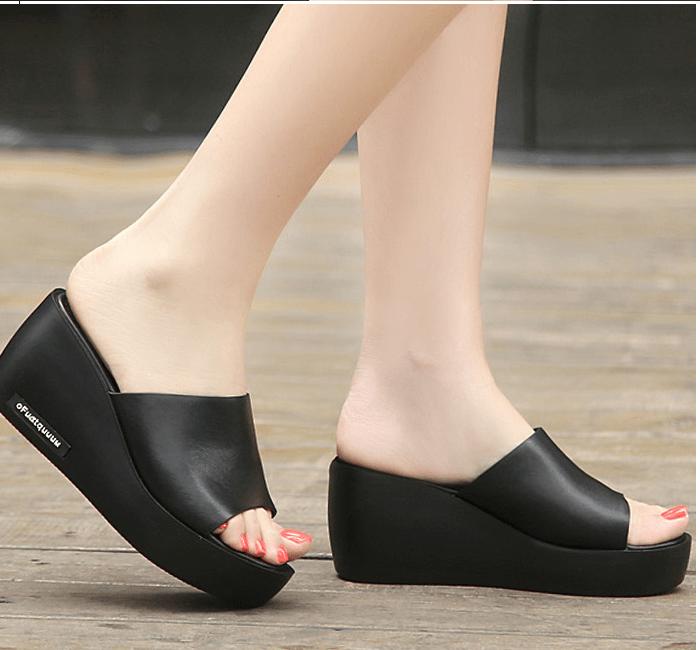 Dép đế xuồng quai ngang bản to