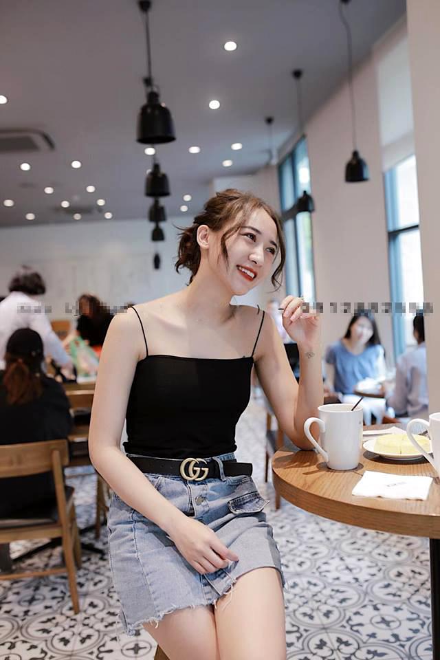 Áo hai dây quai mảnh