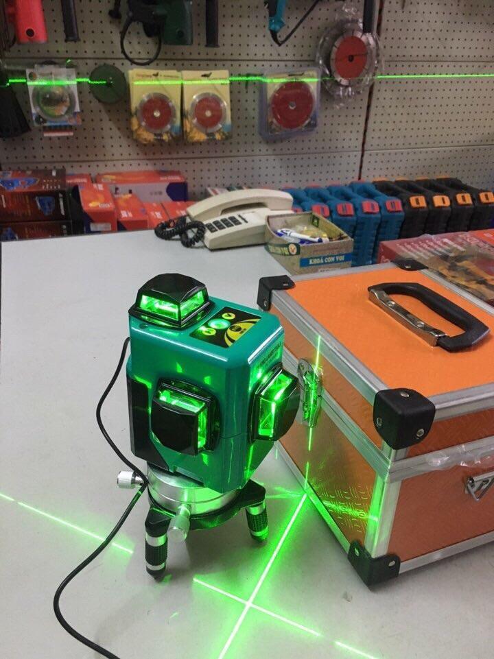 Máy lazer,bắn cân bằng 12 tia xanh
