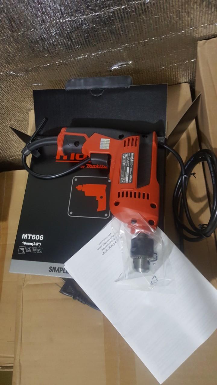 Máy khoan Maktec MT606