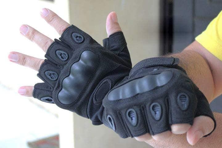 Găng tay cụt ngón Oakley