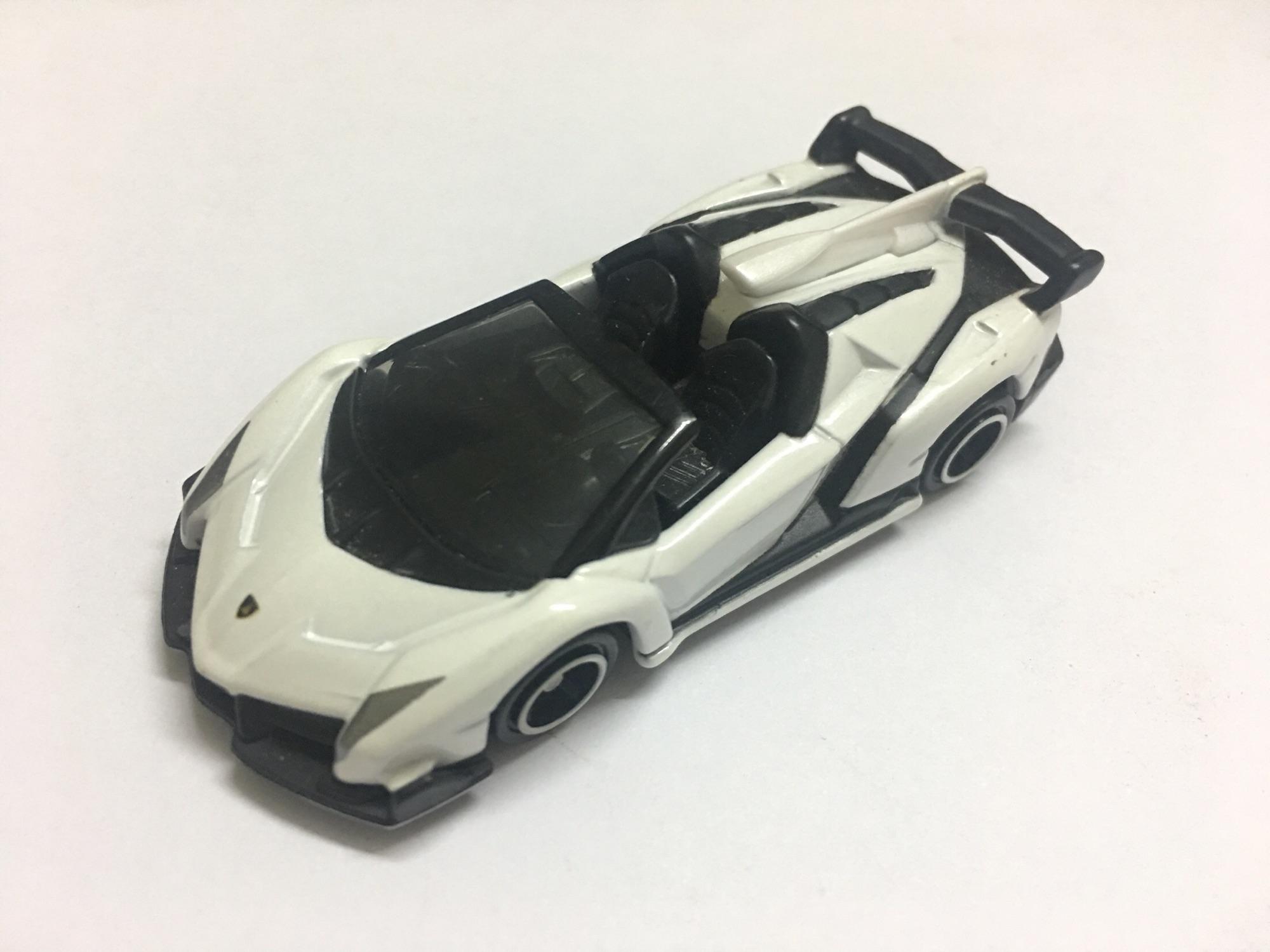 Siêu xe ô tô mô hình Tomica Lamborghini Veneno