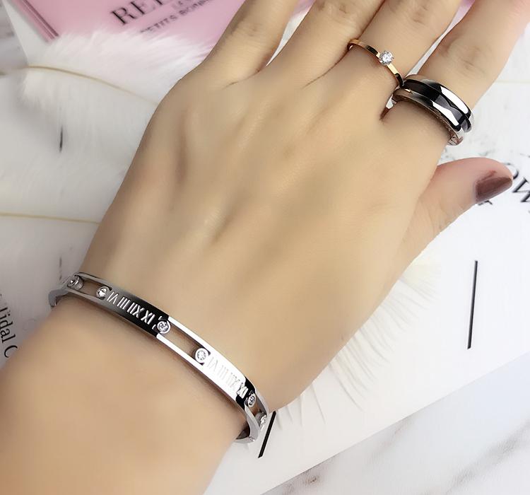 [HOÀN TIỀN MAX 6%][HCM]Vòng tay Titan số La Mã VT148 (Màu bạc)