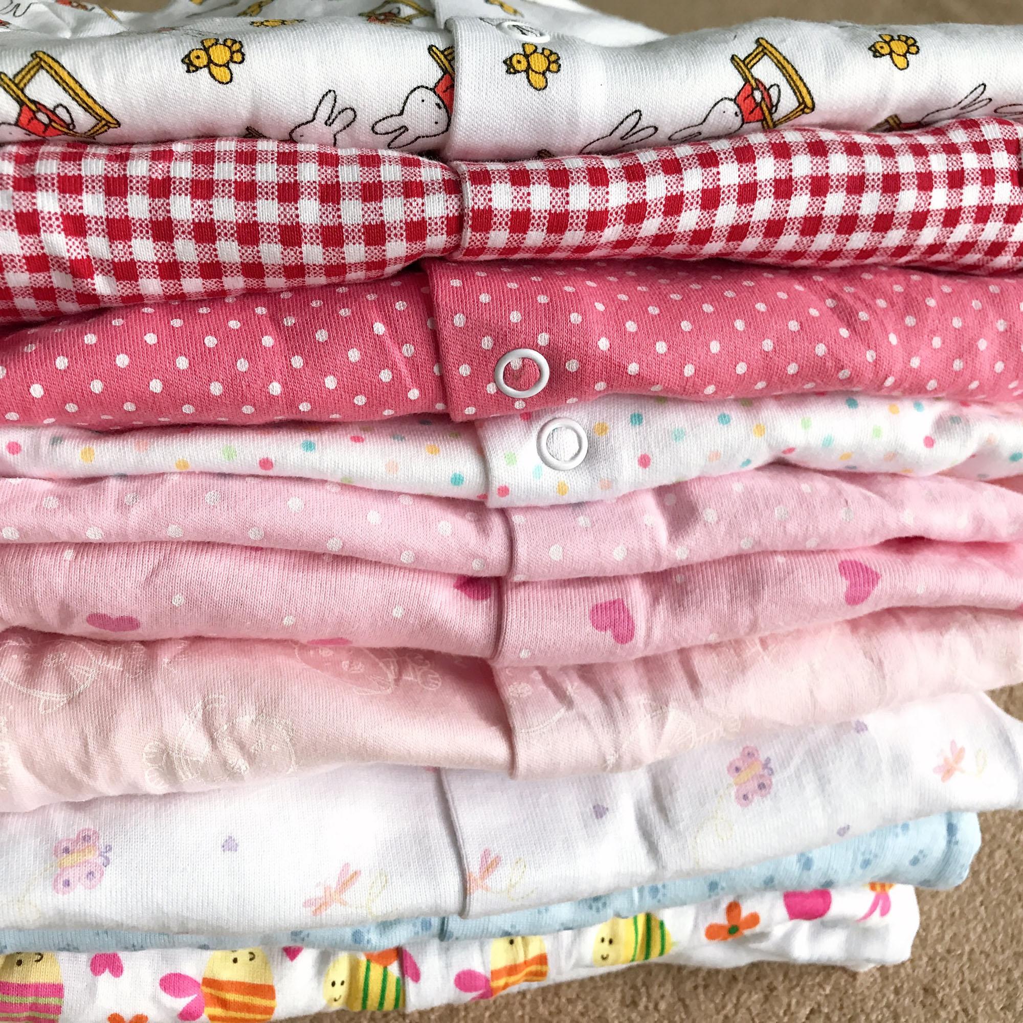 Combo 3 Bodysuit liền vớ Geogre cho BÉ GÁI 3-9M (giao ngẫu nhiên)