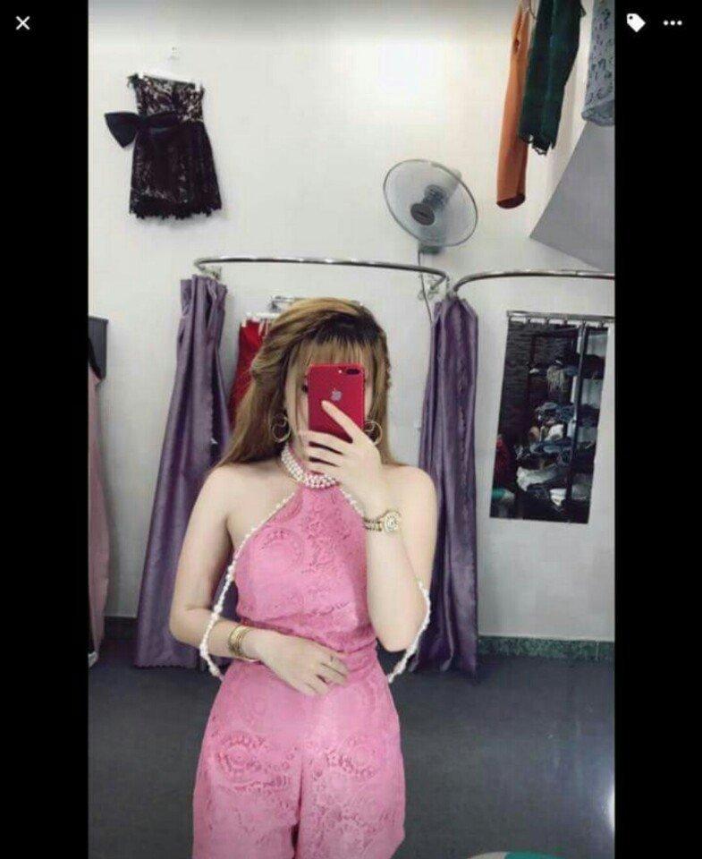 Jump ngắn cổ yếm dây cườm