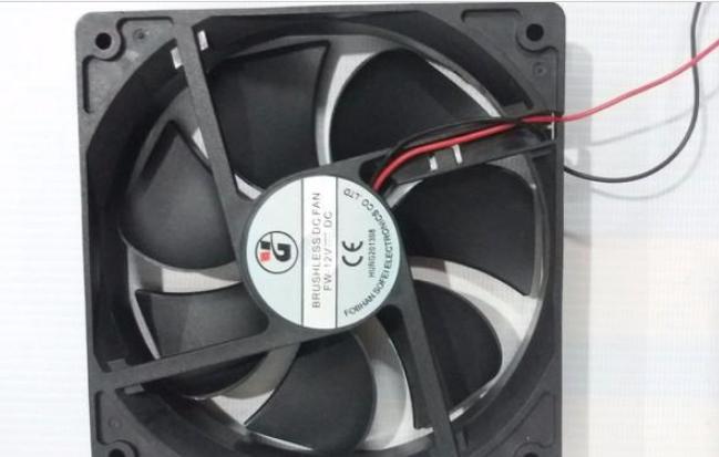 Quạt tản nhiệt 12V 9x9cm