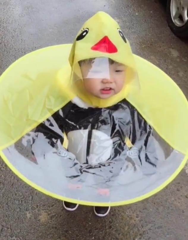 Áo mưa nón siêu kute cho bé