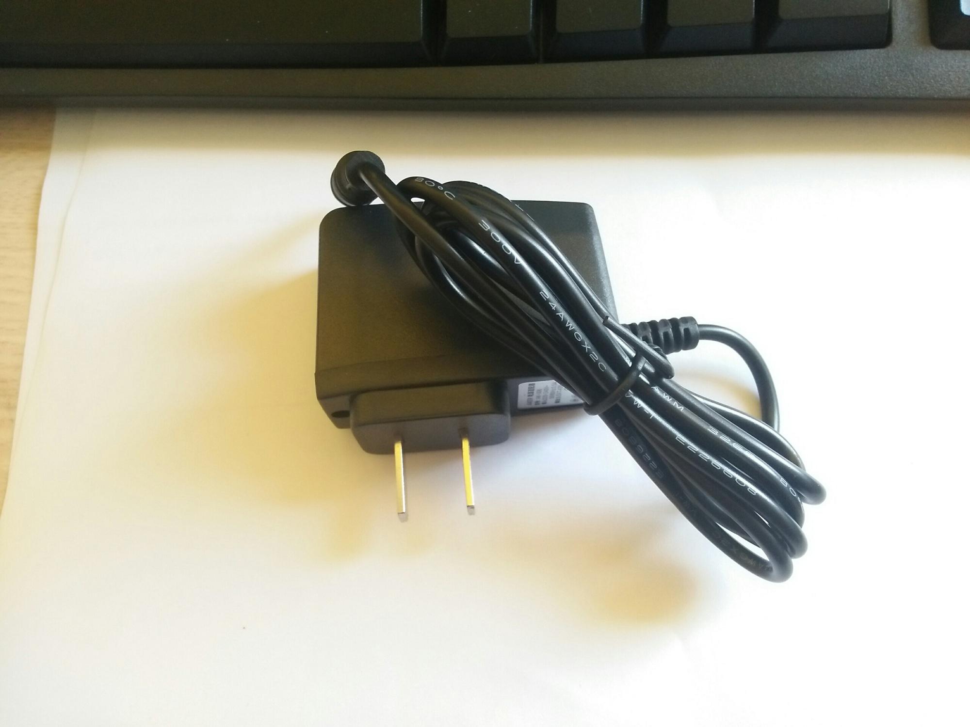 Sạc pin cho máy trợ giảng Aker