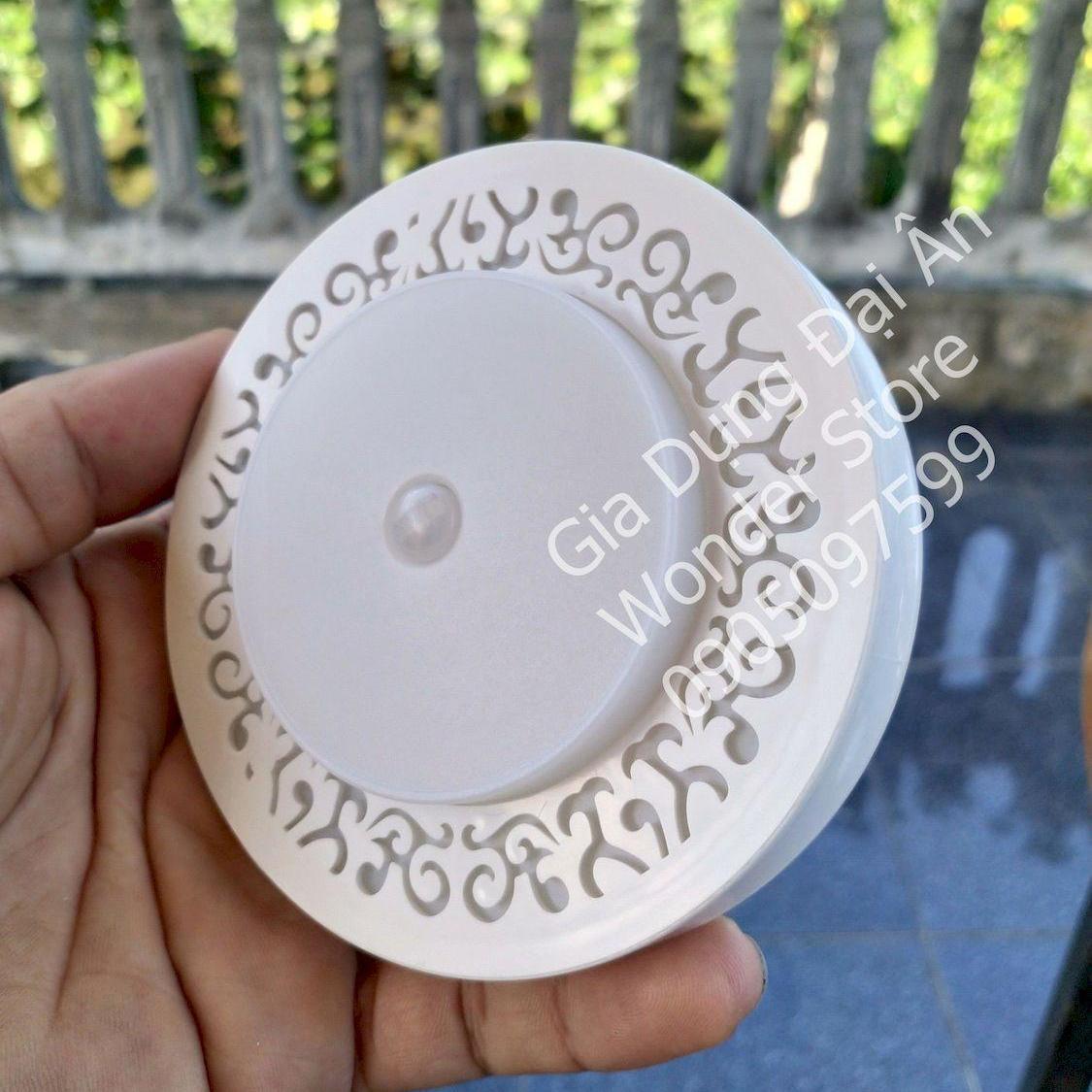 Đèn cảm biến chuyển động trong đêm LED Motion-Activated Night Light