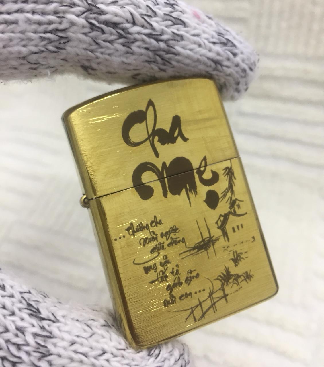 [HCM]Bật Lửa Zippo USA Họa Tiết Ơn Cha Nghĩa Mẹ - Ruột Trắng
