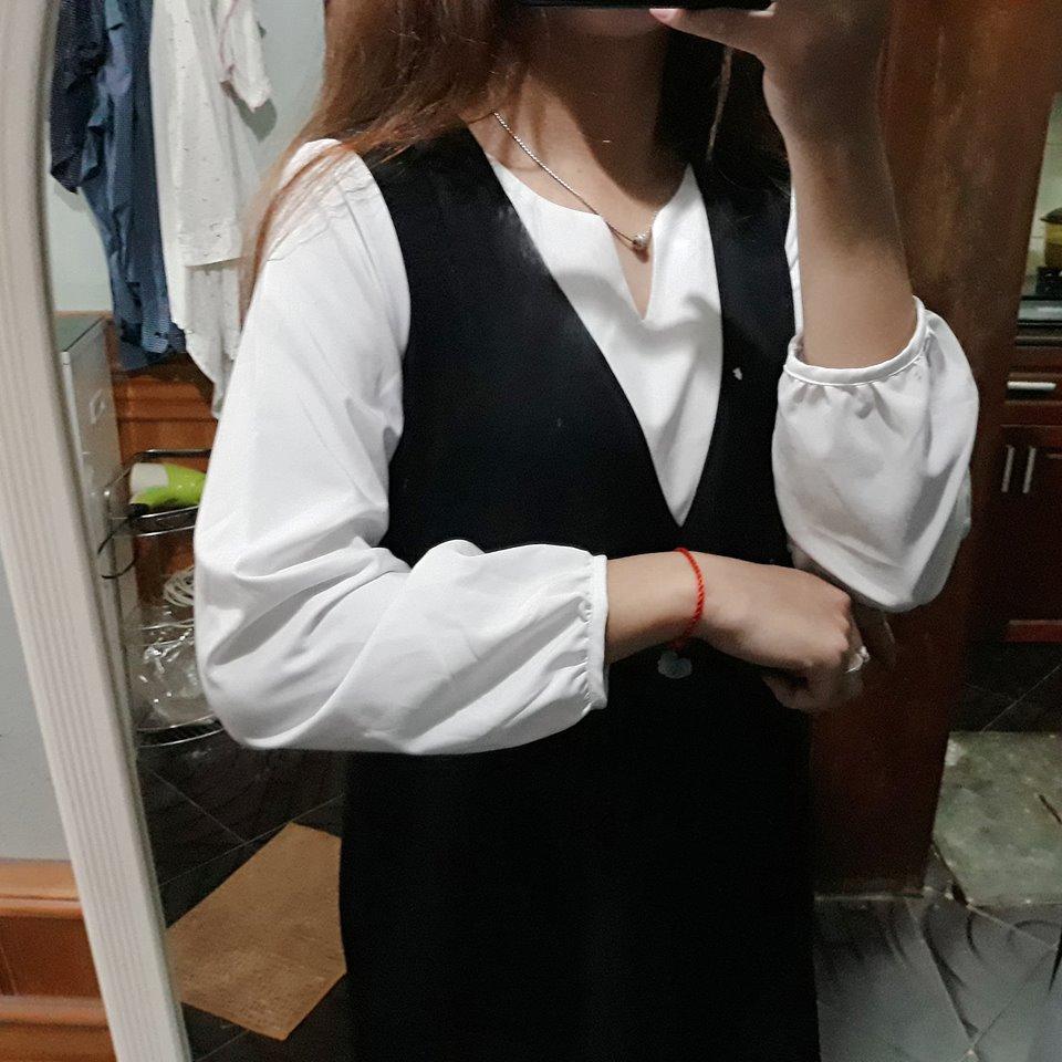 Váy Bầu Đen Phối Trắng Cổ Khoét V