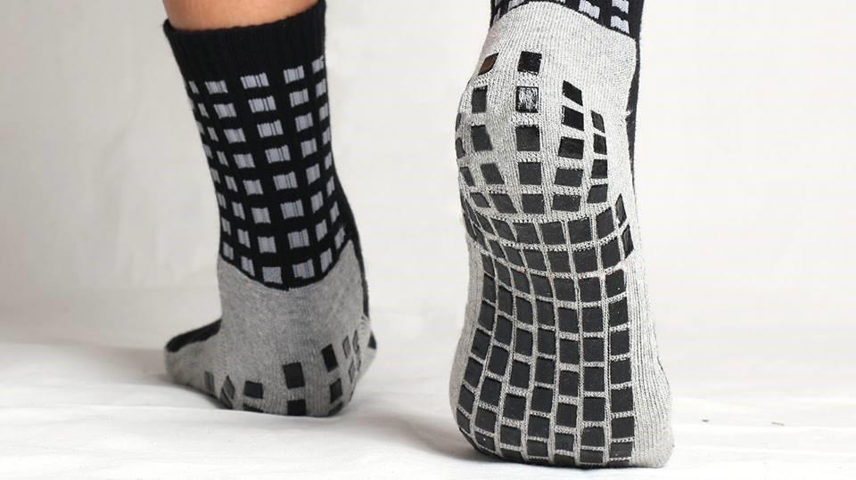 Tất đá bóng vớ đá banh chống trơn trượt  DÀNH CHO TRẺ EM DƯỚI 10 TUỔI Loại ngắn