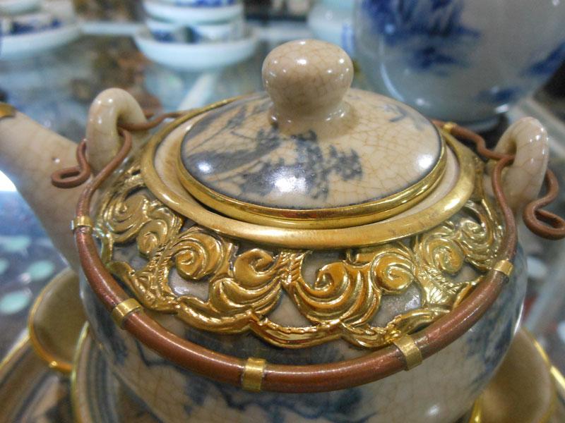 Bộ ấm chén Bát Tràng men rạn giả cổ bọc đồng AC02