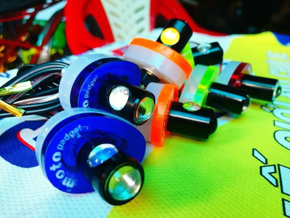 ĐÈN LED XI NHAN XE MÁY