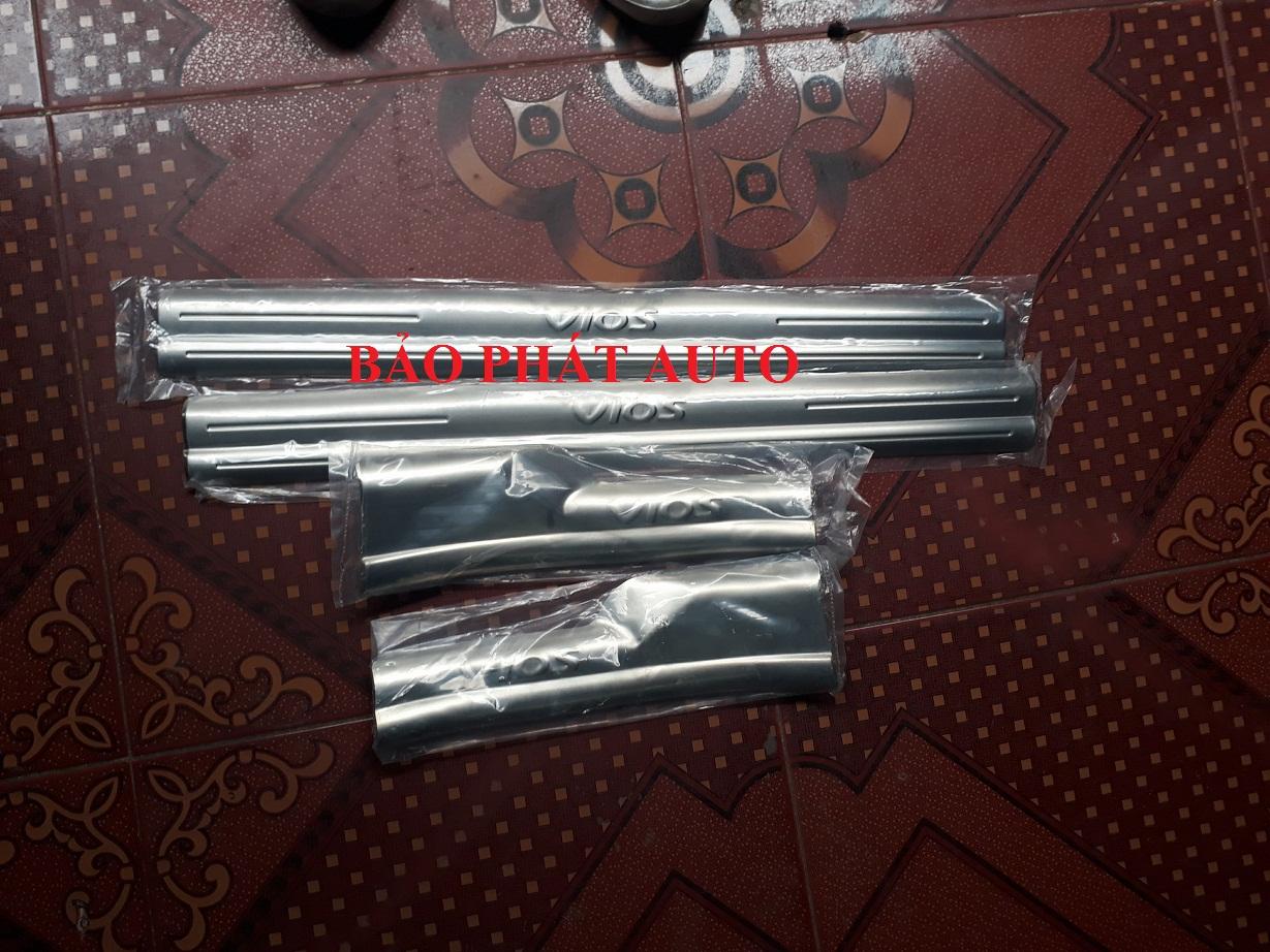 Bậc giẫm trong ( Nẹp bước chân trong ) Toyota Vios..