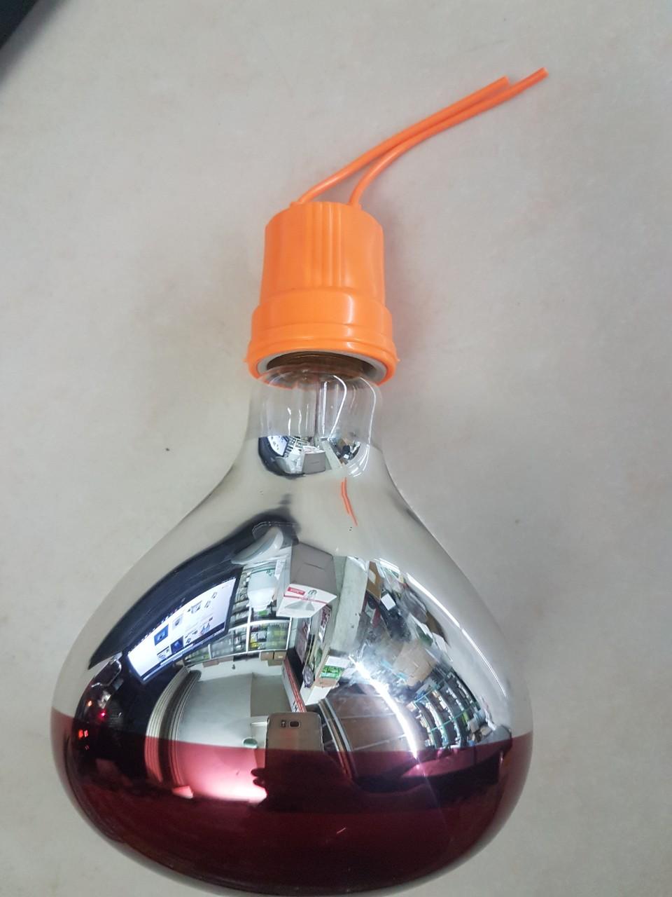 2 chiếc chuôi đèn sứ chịu nhiệt  