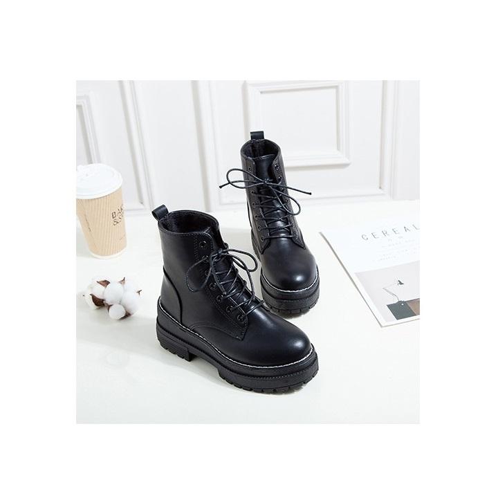 Giày boot nữ đế vuông 4cm dây buộc cá tính B118