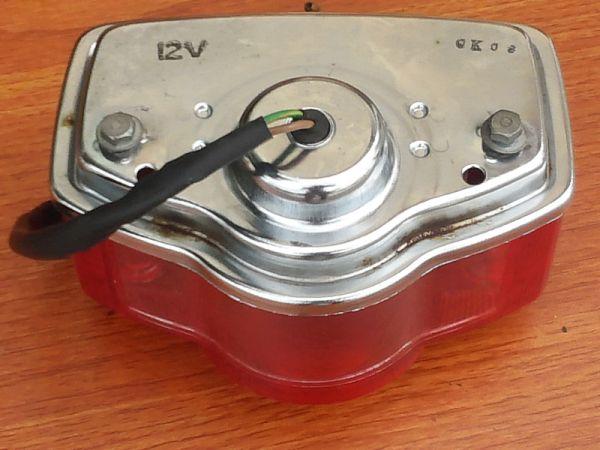 Bộ củ đèn hậu xe Honda cub (kèm jack và bóng )