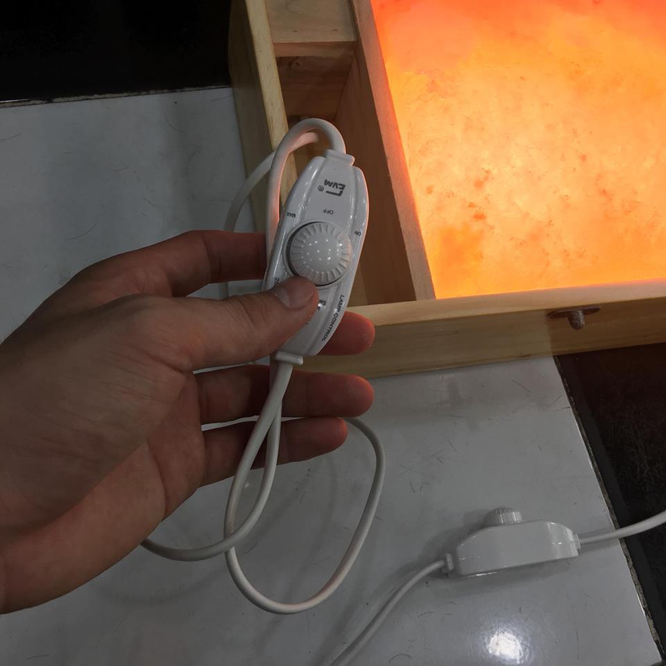Đá muối himalaya mặt thẳng.