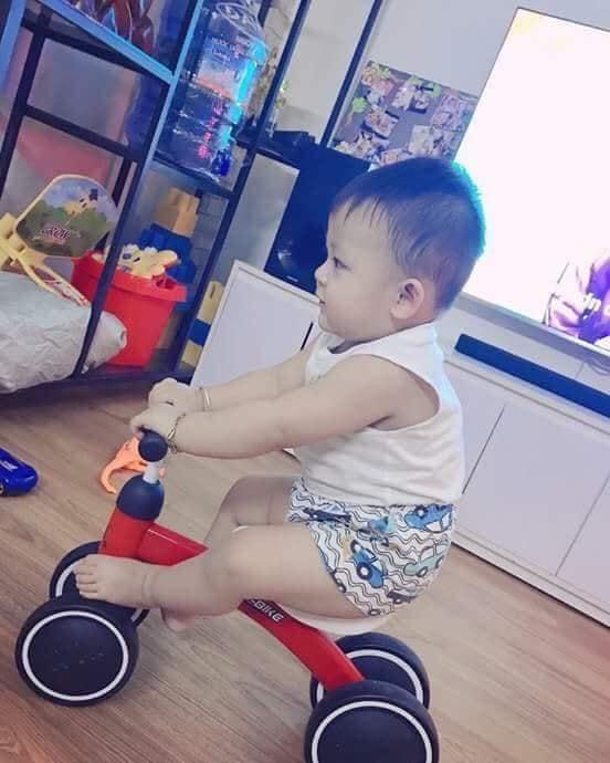 Xe đạp thăng bằng 4 bánh cho bé