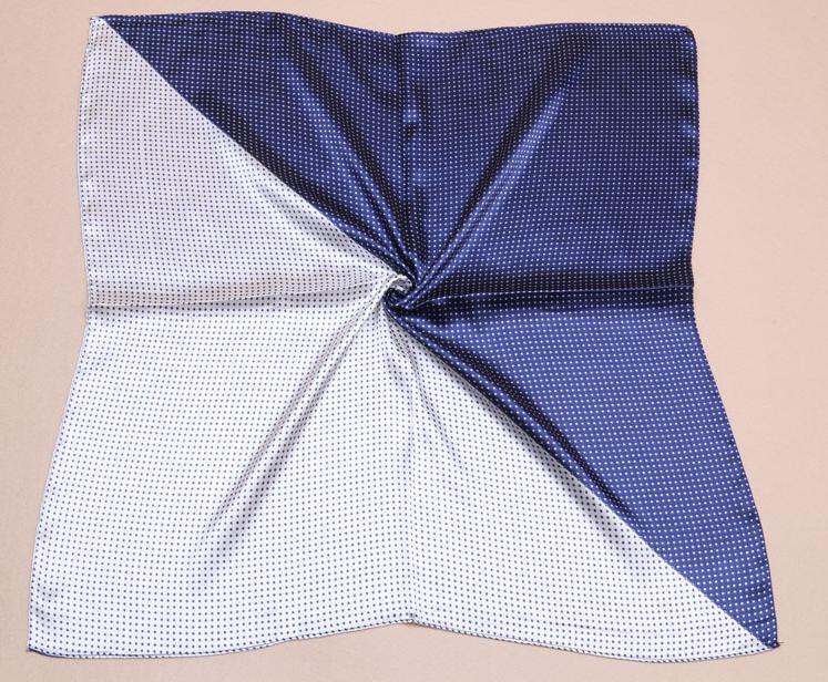 Khăn vuông satin chấm bi (màu xanh)