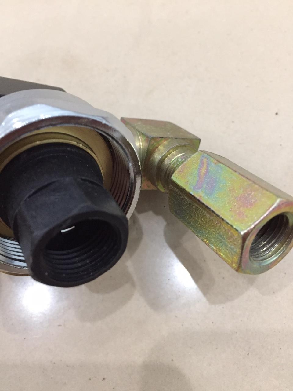 Van cứu hỏa có tán inox và đồng hồ
