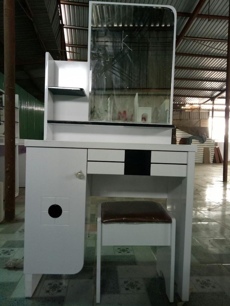 Bàn trang điểm kèm ghế Mina Furniture MN-BPMDF-15 (800*400*500)