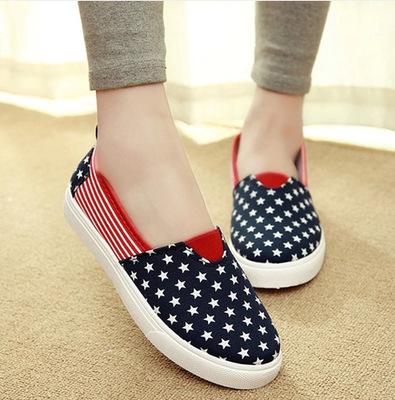 Giày lười slip-on hình cờ siêu xinh